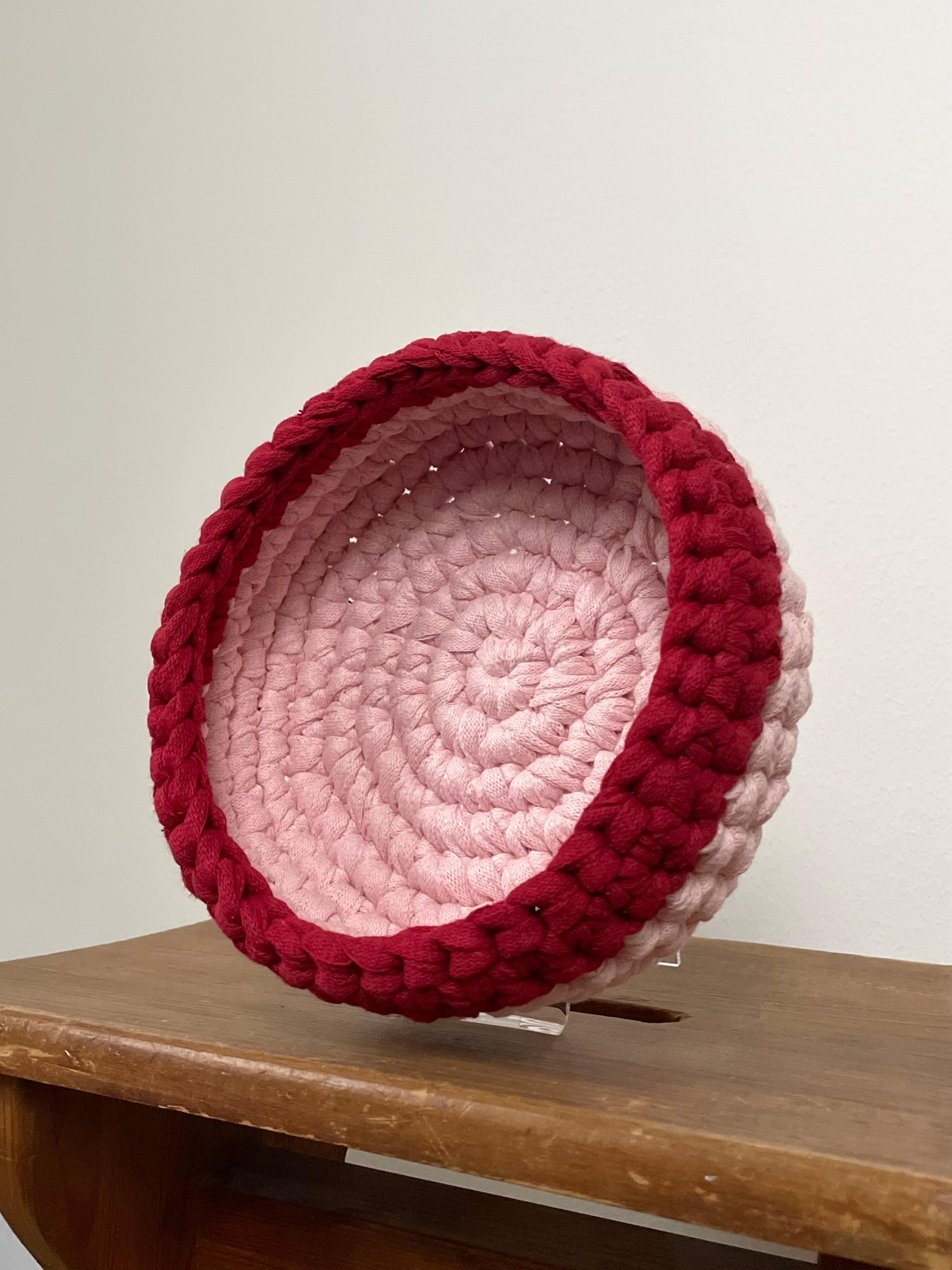 Crochet basket - Medium pink